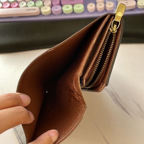 Louis Vuitton wallet - Picture 6 of 7